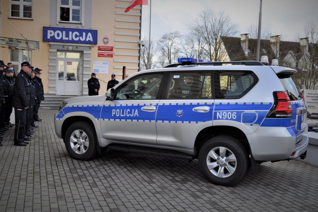 Policjanci dostali nowy radiowóz. To Land Cruiser