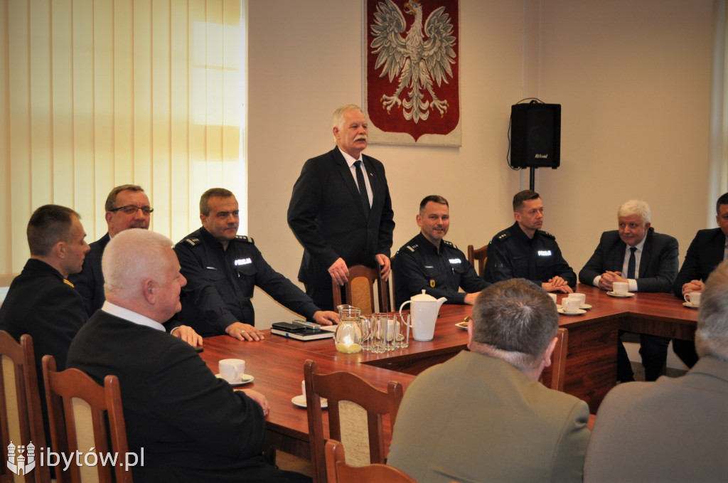 Policjanci dostali nowy radiowóz. To Land Cruiser