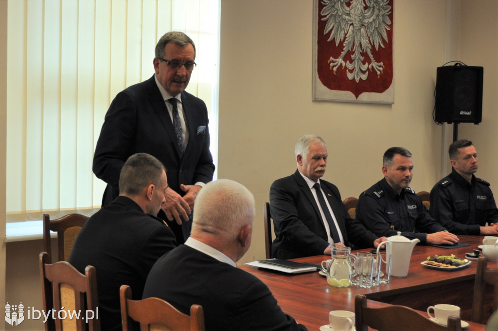 Policjanci dostali nowy radiowóz. To Land Cruiser