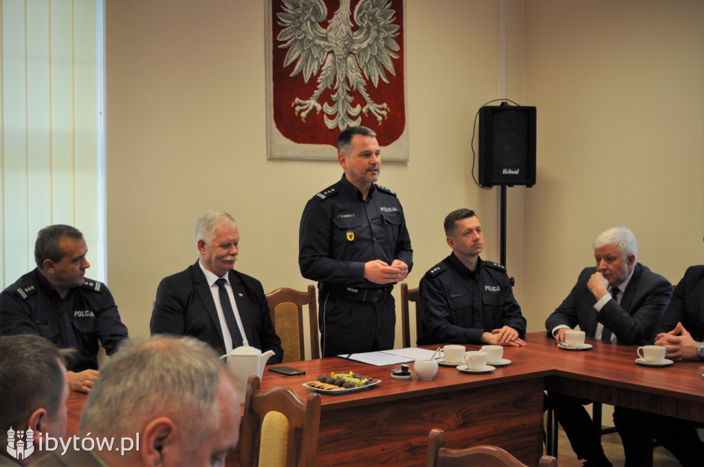 Policjanci dostali nowy radiowóz. To Land Cruiser