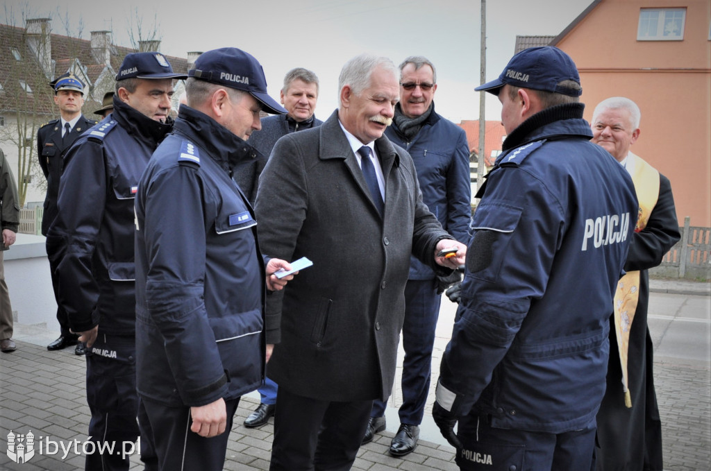 Policjanci dostali nowy radiowóz. To Land Cruiser