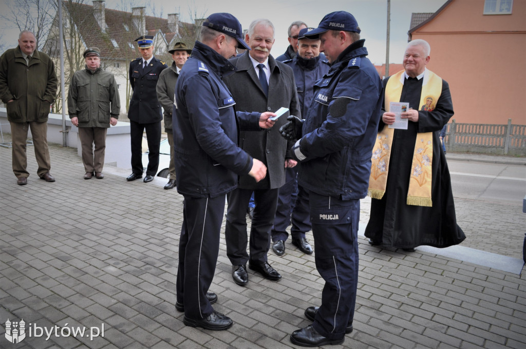 Policjanci dostali nowy radiowóz. To Land Cruiser