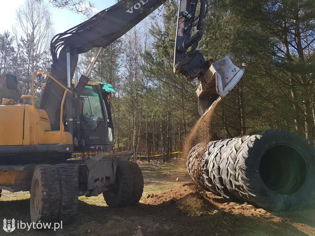 Budowa toru motocrossowego w Tuchomiu