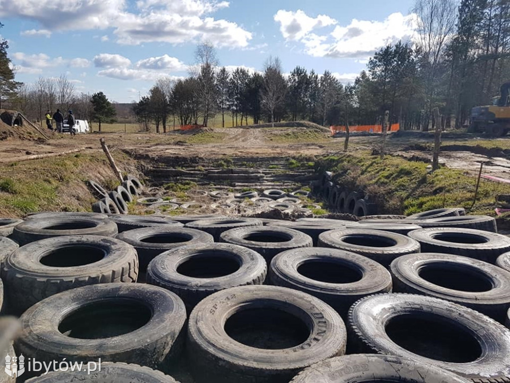 Budowa toru motocrossowego w Tuchomiu