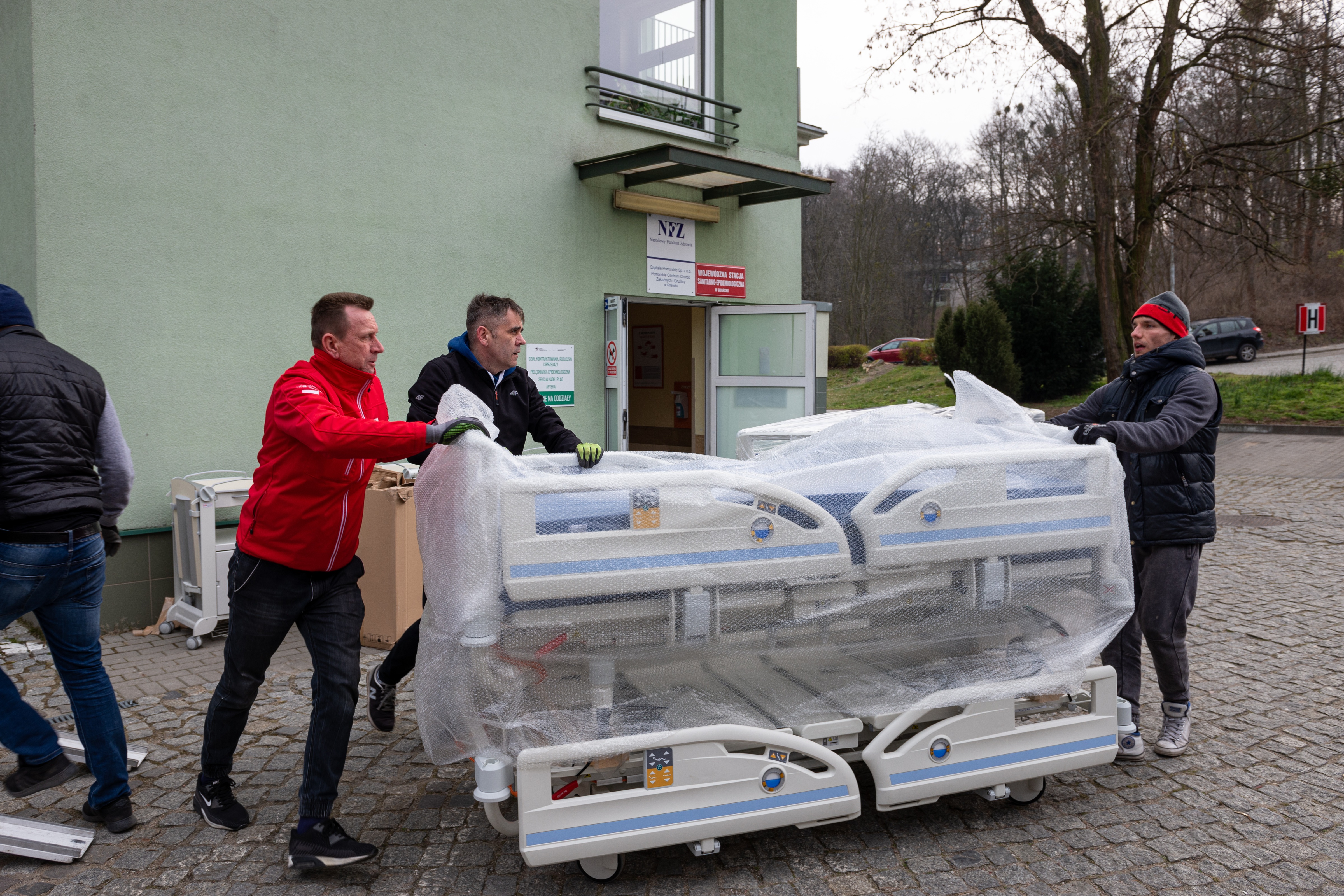 Do szpitali dostarczono sprzęt od firmy Drutex