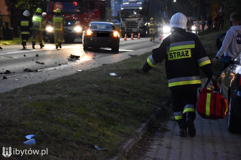 KOLIZJA W TUCHOMIU. Zderzenie dwóch samochodów