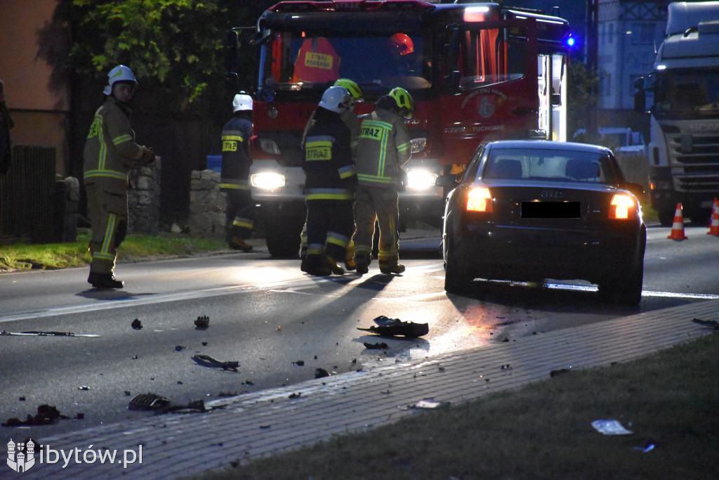 KOLIZJA W TUCHOMIU. Zderzenie dwóch samochodów