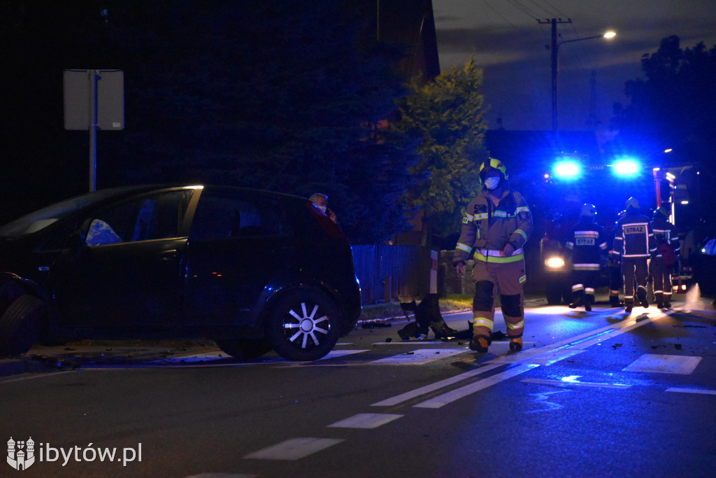 KOLIZJA W TUCHOMIU. Zderzenie dwóch samochodów