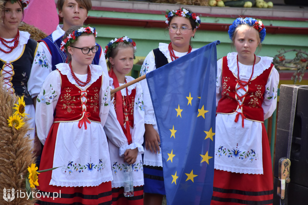 Dożynkowe Nożyno ze strongmenami i śpiewami