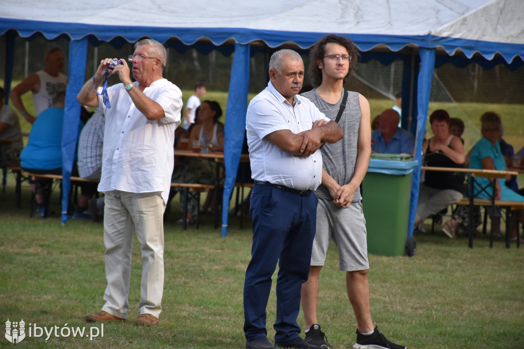 Dożynkowe Nożyno ze strongmenami i śpiewami