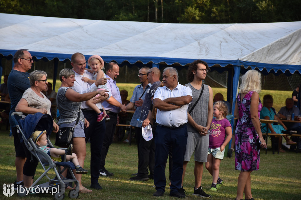 Dożynkowe Nożyno ze strongmenami i śpiewami