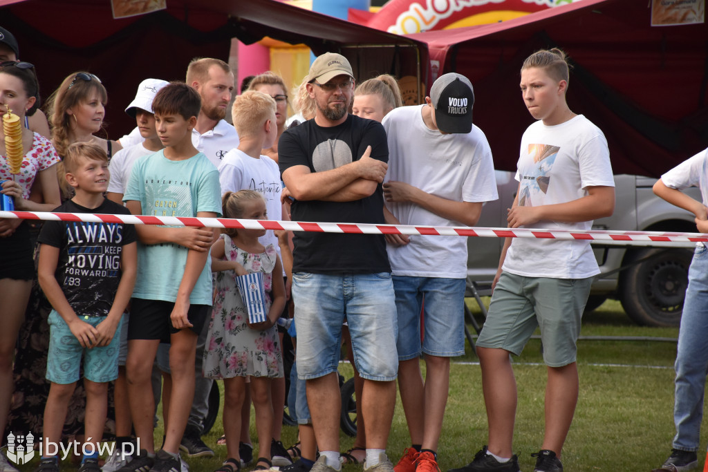 Dożynkowe Nożyno ze strongmenami i śpiewami