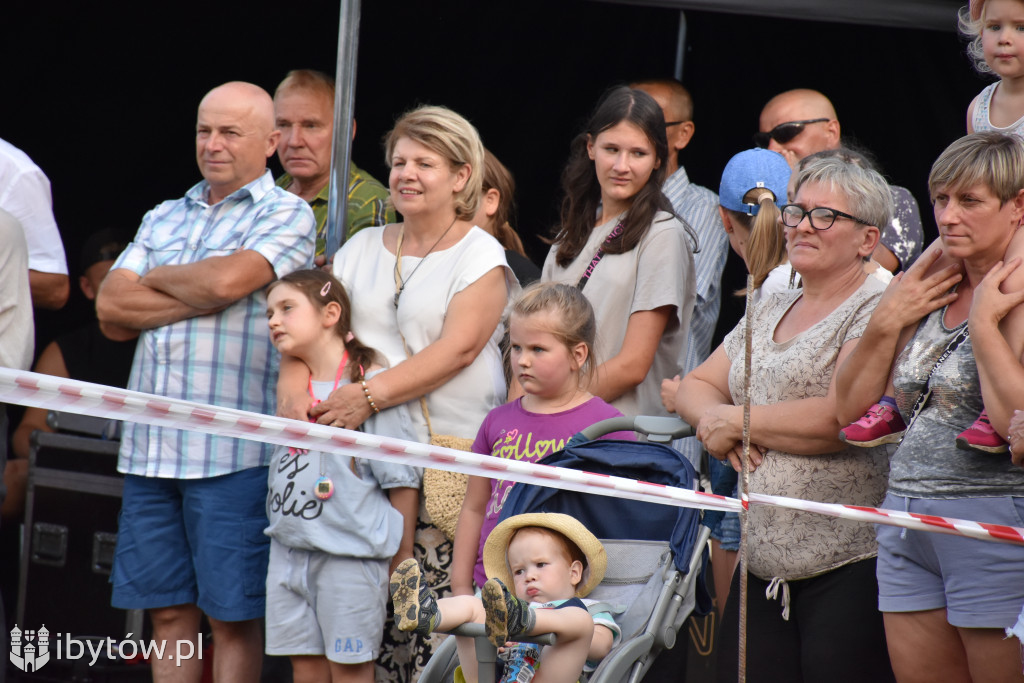 Dożynkowe Nożyno ze strongmenami i śpiewami