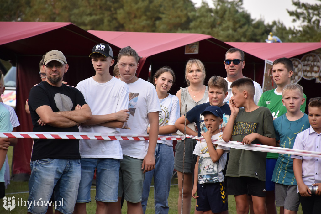 Dożynkowe Nożyno ze strongmenami i śpiewami