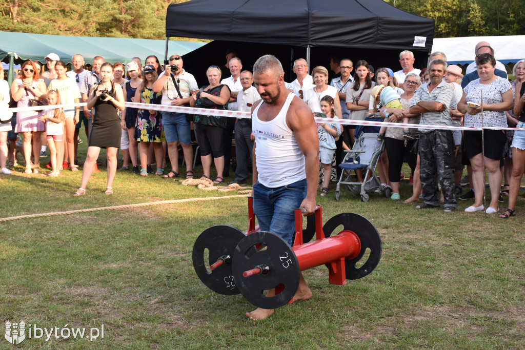 Dożynkowe Nożyno ze strongmenami i śpiewami