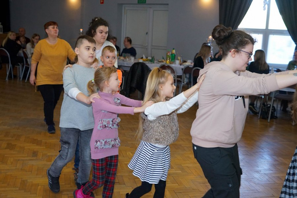 Czarna Dąbrówka. Bal Osób Niepełnosprawnych [FOTO]