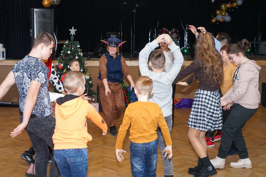 Czarna Dąbrówka. Bal Osób Niepełnosprawnych [FOTO]