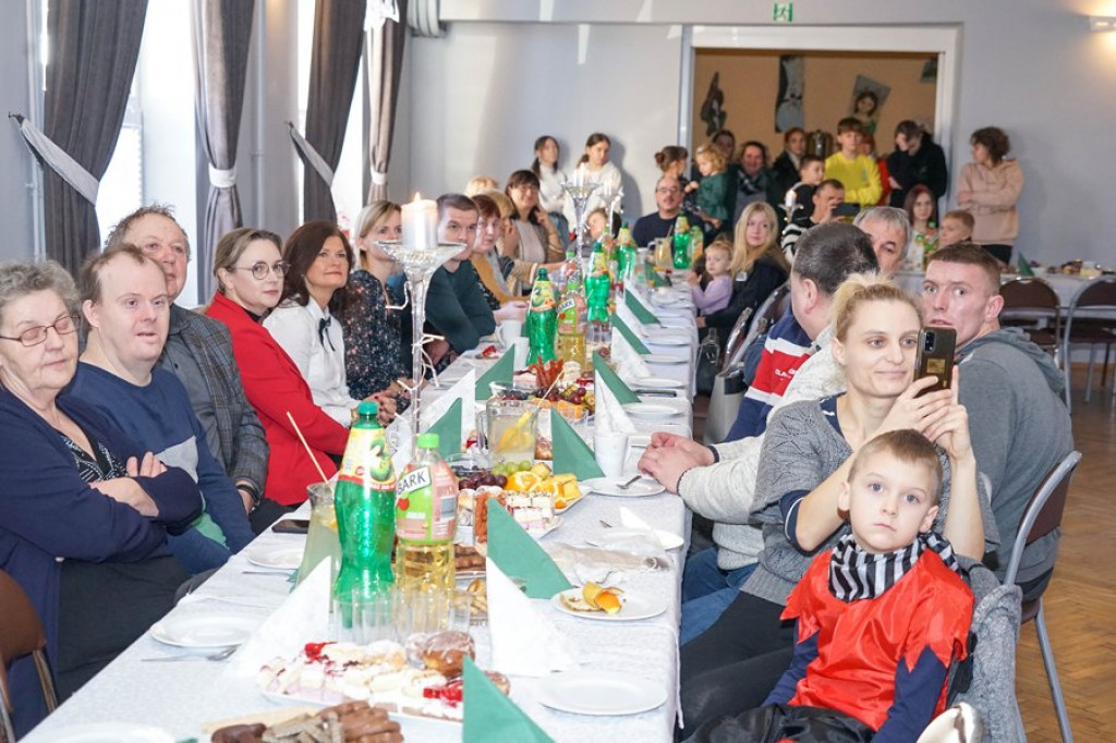 Czarna Dąbrówka. Bal Osób Niepełnosprawnych [FOTO]
