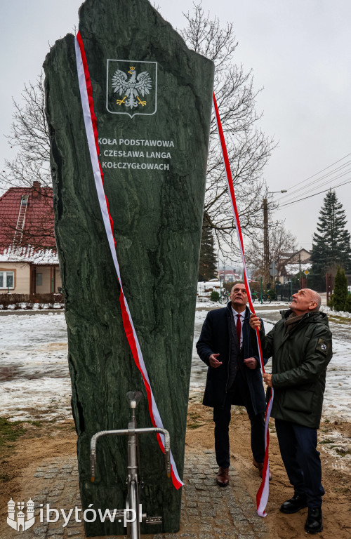 Nadanie szkole w Kołczygłowach im. Czesława Langa