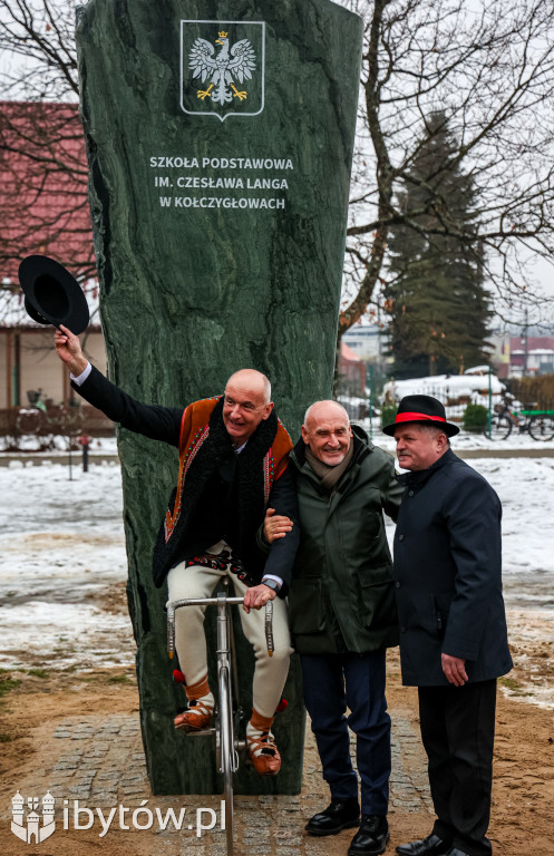 Nadanie szkole w Kołczygłowach im. Czesława Langa