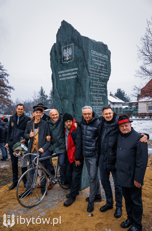 Nadanie szkole w Kołczygłowach im. Czesława Langa