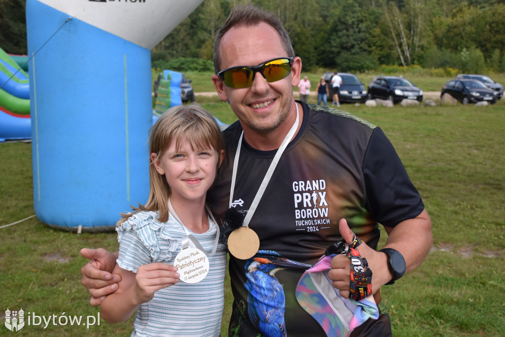 BIEGOWY rodzinny piknik patriotyczny w Mądrzechowie