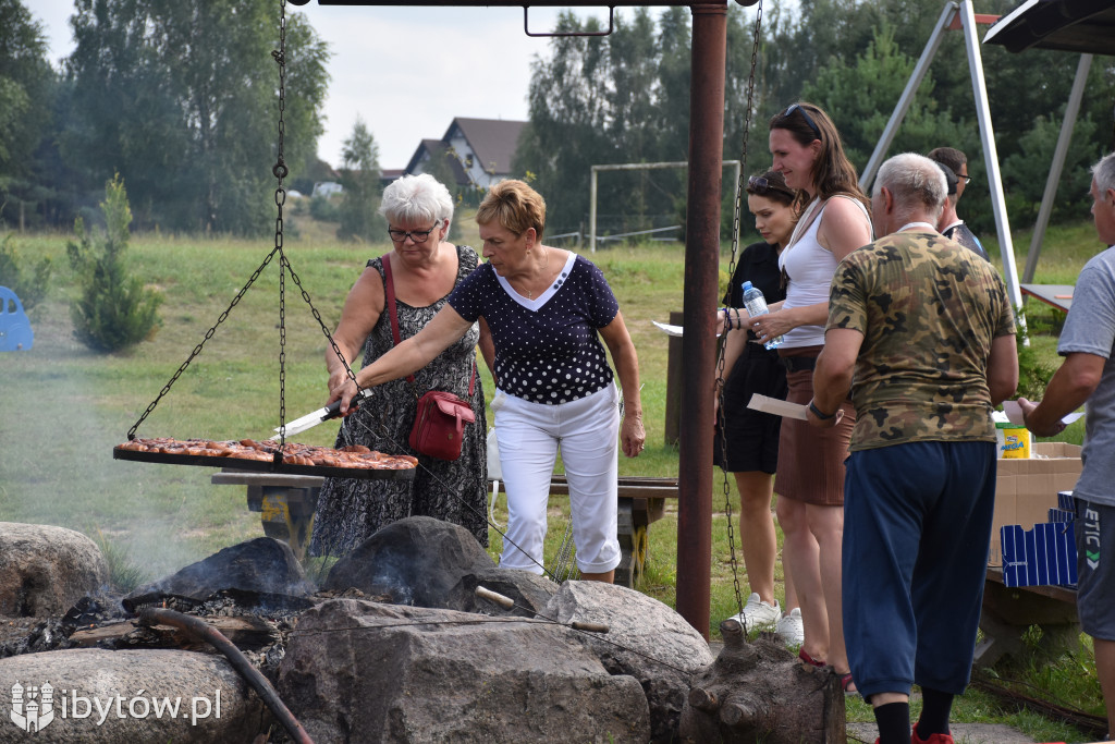 BIEGOWY rodzinny piknik patriotyczny w Mądrzechowie