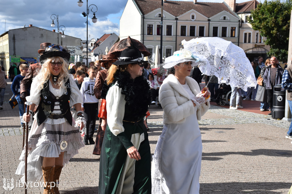 Ludzie z przeszłości w przyszłości, czyli parada STEAMPUNK w Bytowie