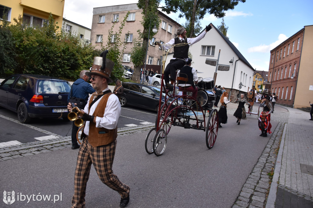 Ludzie z przeszłości w przyszłości, czyli parada STEAMPUNK w Bytowie