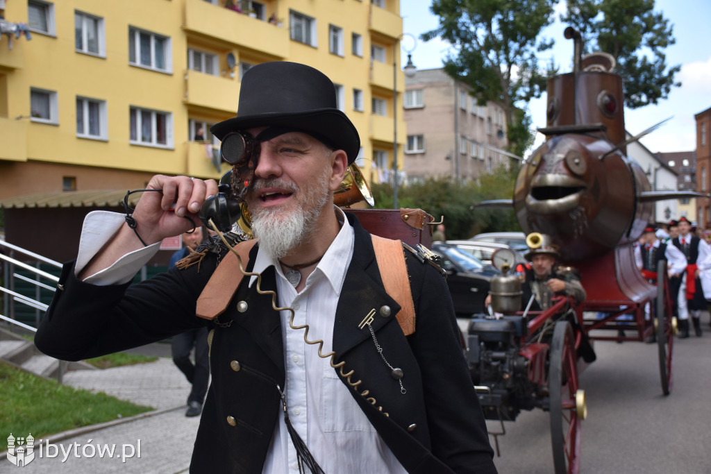 Ludzie z przeszłości w przyszłości, czyli parada STEAMPUNK w Bytowie