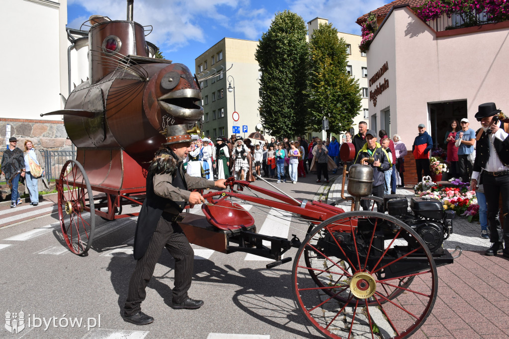 Ludzie z przeszłości w przyszłości, czyli parada STEAMPUNK w Bytowie