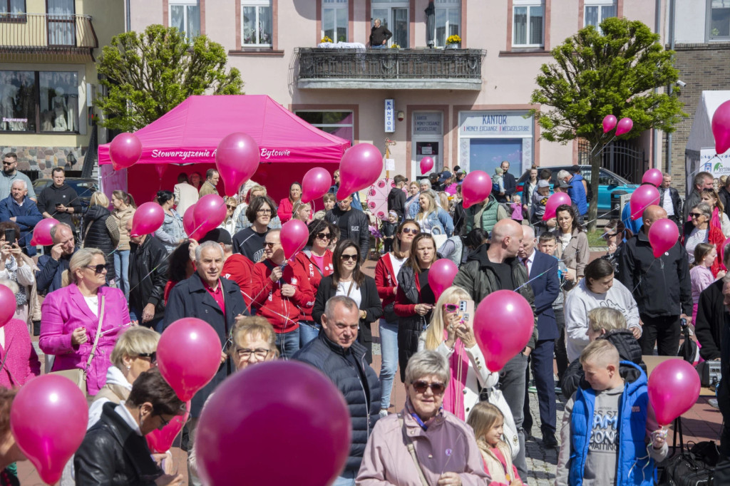 Tłumy na Bytowskim Marszu Różowej Wstążki! [FOTO]