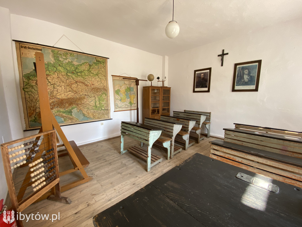 Z plecakiem po Ziemi Bytowskiej. Ponad 400 uczniów odkrywało lokalne skarby