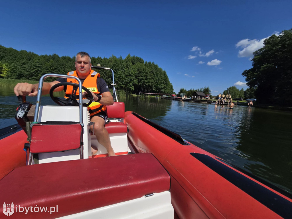 Strażacy WYGRALI regaty na jeziorze w Osiekach