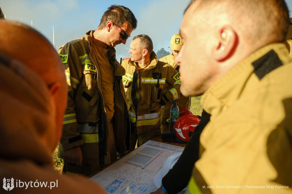 Pożar w Kawlach to PODPALENIE? Wicewojewoda nie chce NIEPOKOIĆ