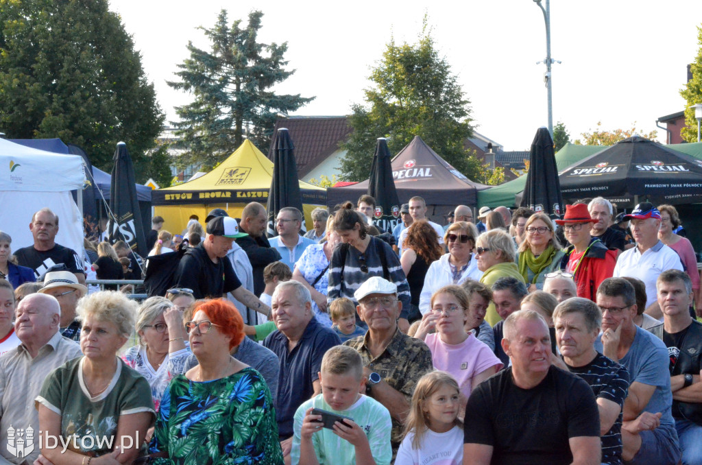 Parchowo znów przyciągnęło tłumy! Moto Folk pełen muzyki, motocykli i… pierogów z jagodami