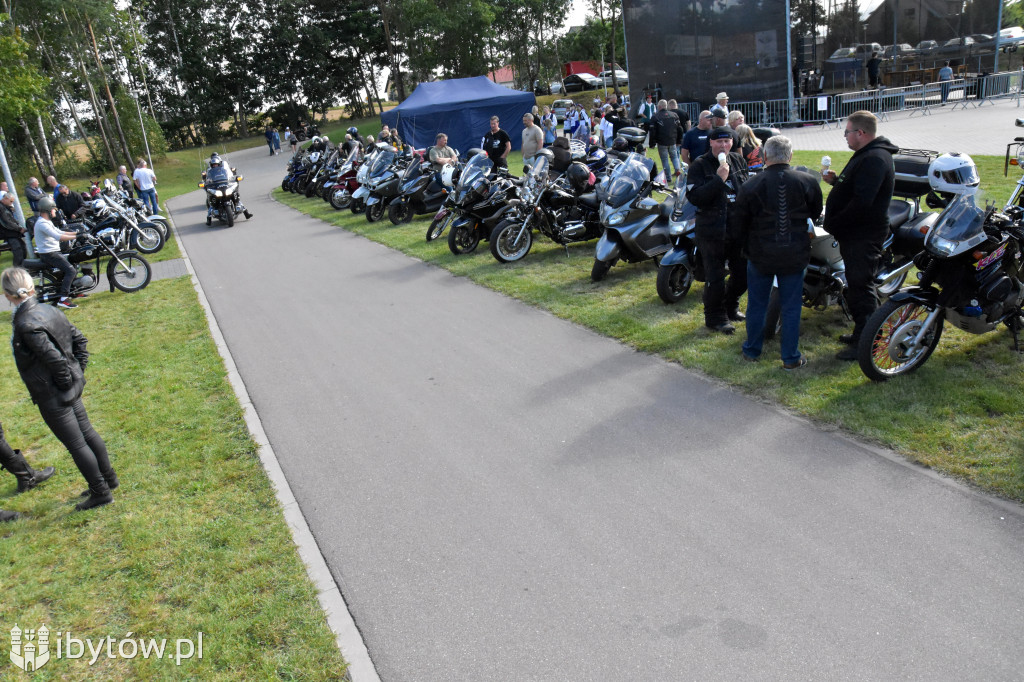 Parchowo znów przyciągnęło tłumy! Moto Folk pełen muzyki, motocykli i… pierogów z jagodami