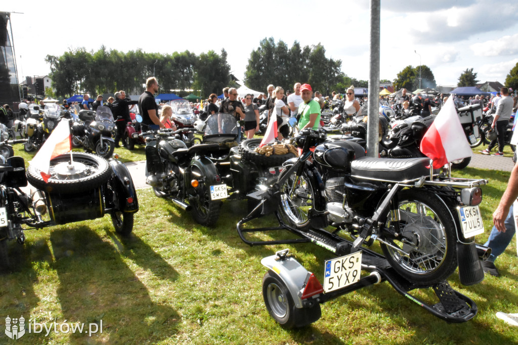 Parchowo znów przyciągnęło tłumy! Moto Folk pełen muzyki, motocykli i… pierogów z jagodami