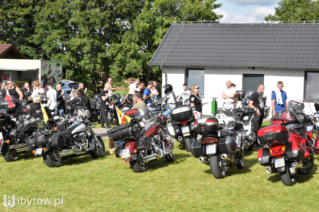 Parchowo znów przyciągnęło tłumy! Moto Folk pełen muzyki, motocykli i… pierogów z jagodami
