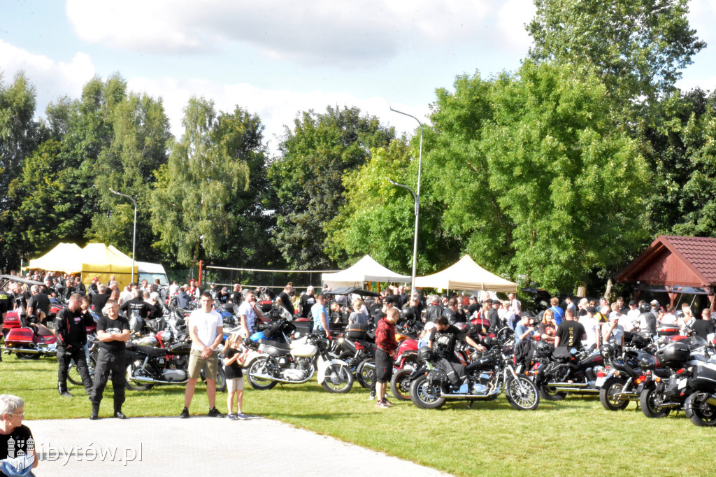 Parchowo znów przyciągnęło tłumy! Moto Folk pełen muzyki, motocykli i… pierogów z jagodami