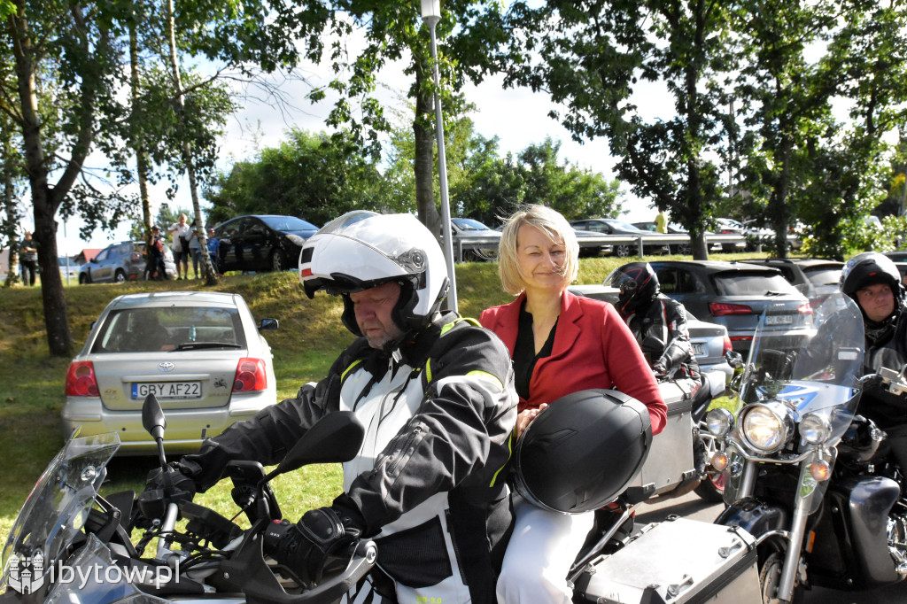 Parchowo znów przyciągnęło tłumy! Moto Folk pełen muzyki, motocykli i… pierogów z jagodami