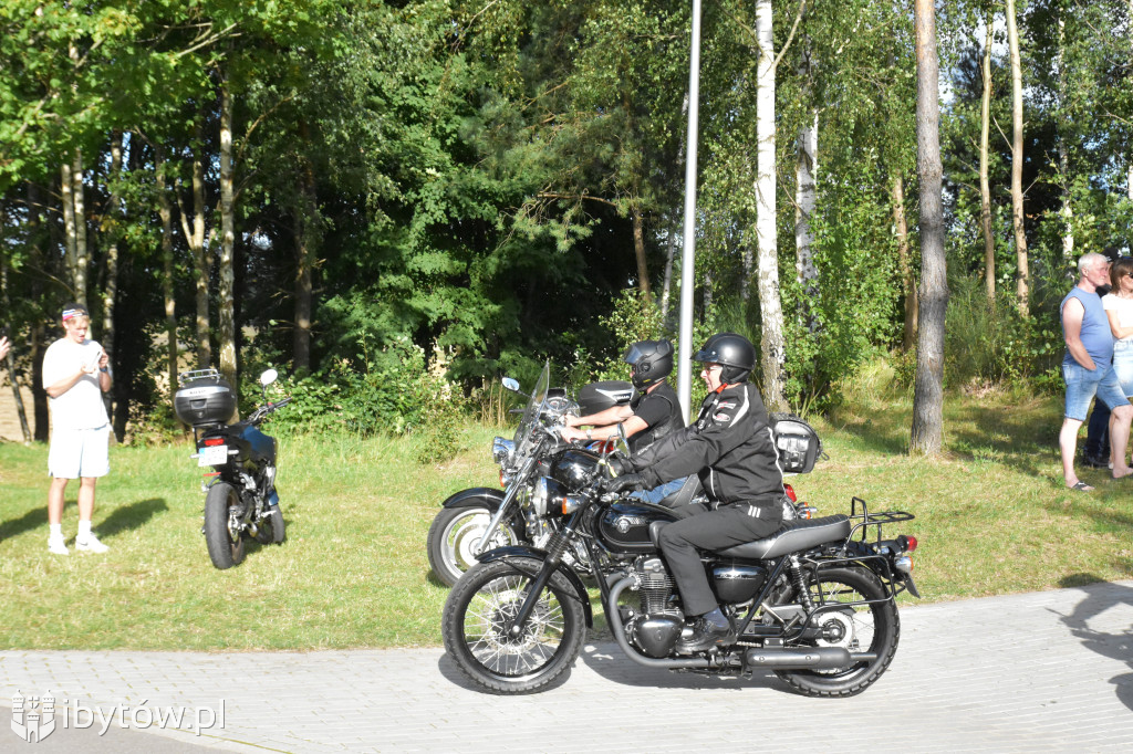 Parchowo znów przyciągnęło tłumy! Moto Folk pełen muzyki, motocykli i… pierogów z jagodami