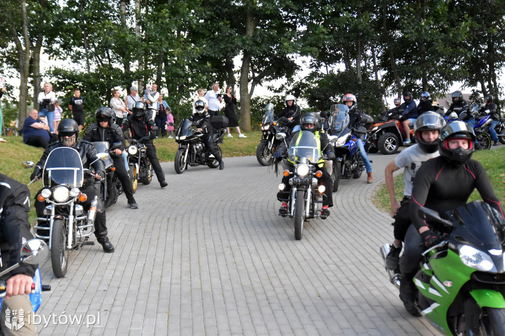 Parchowo znów przyciągnęło tłumy! Moto Folk pełen muzyki, motocykli i… pierogów z jagodami