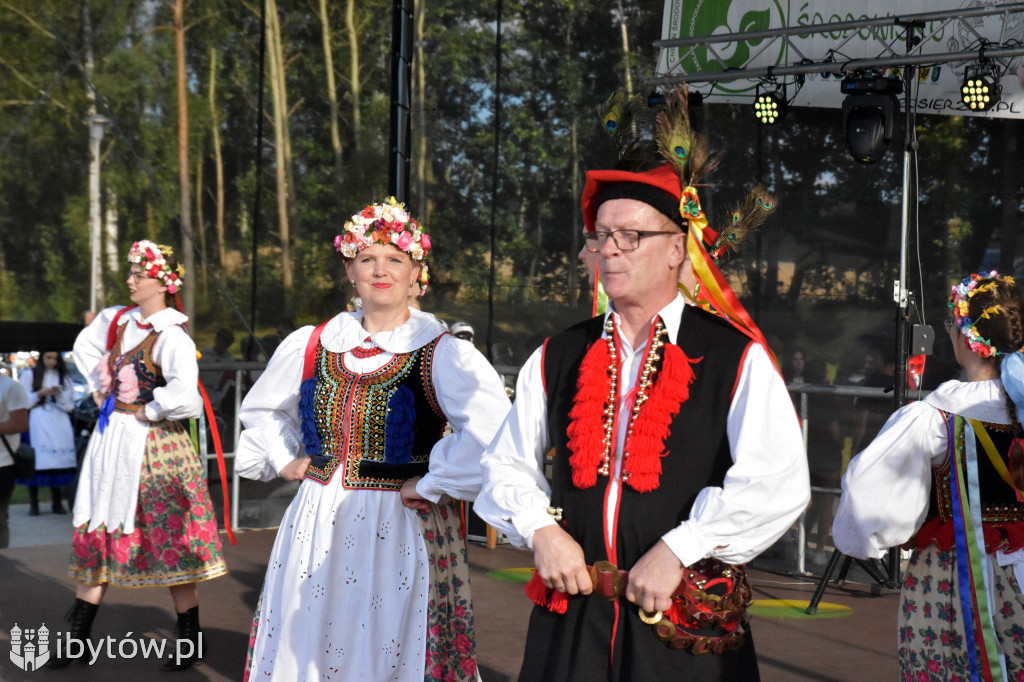 Parchowo znów przyciągnęło tłumy! Moto Folk pełen muzyki, motocykli i… pierogów z jagodami