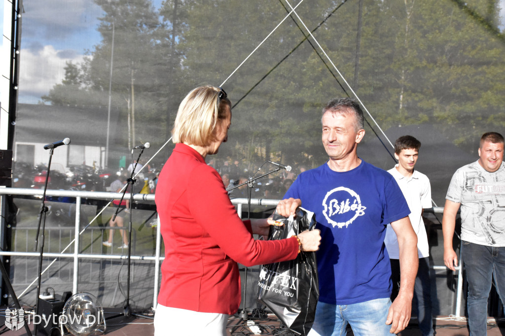 Parchowo znów przyciągnęło tłumy! Moto Folk pełen muzyki, motocykli i… pierogów z jagodami