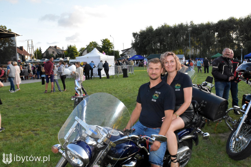 Parchowo znów przyciągnęło tłumy! Moto Folk pełen muzyki, motocykli i… pierogów z jagodami