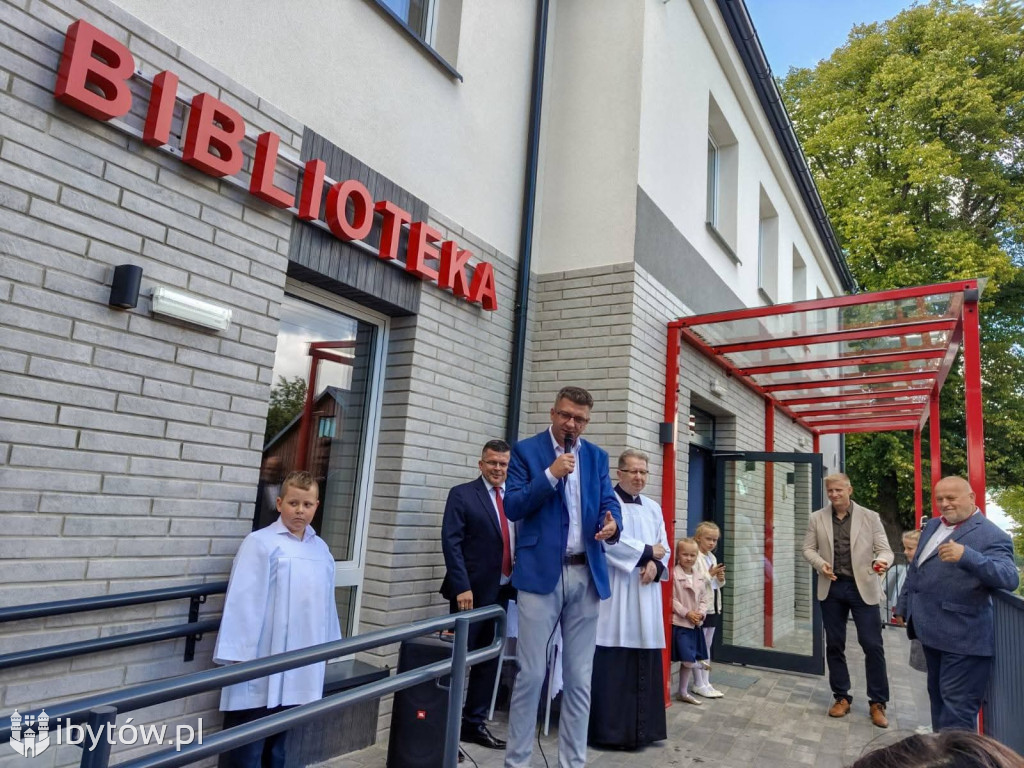 Świetlica jak MALOWANA. Jest też NOWA biblioteka w Brzeźnie