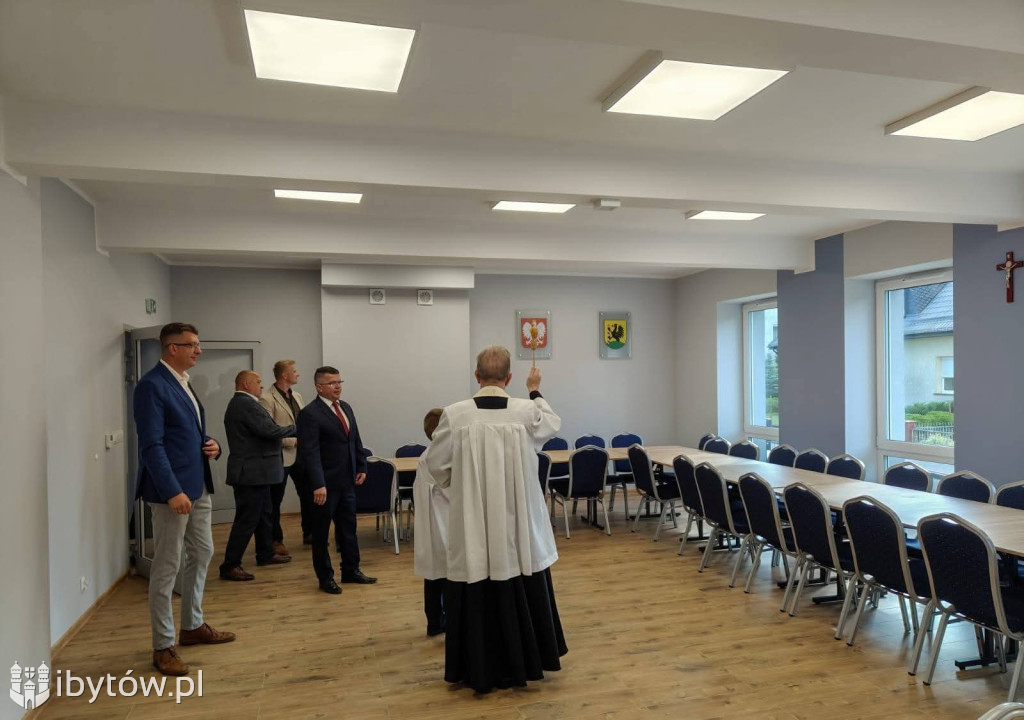 Świetlica jak MALOWANA. Jest też NOWA biblioteka w Brzeźnie