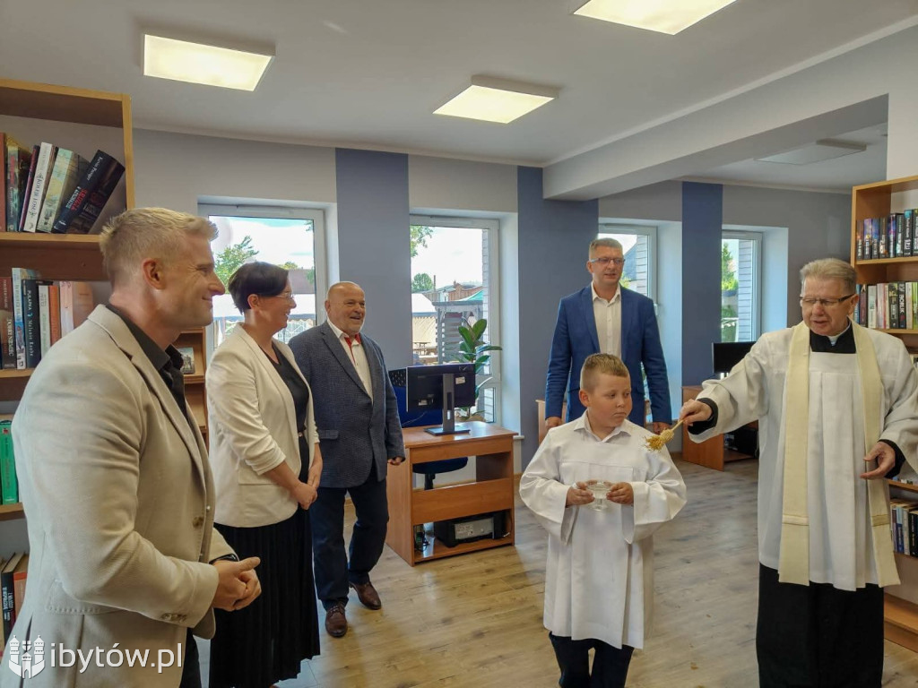 Świetlica jak MALOWANA. Jest też NOWA biblioteka w Brzeźnie