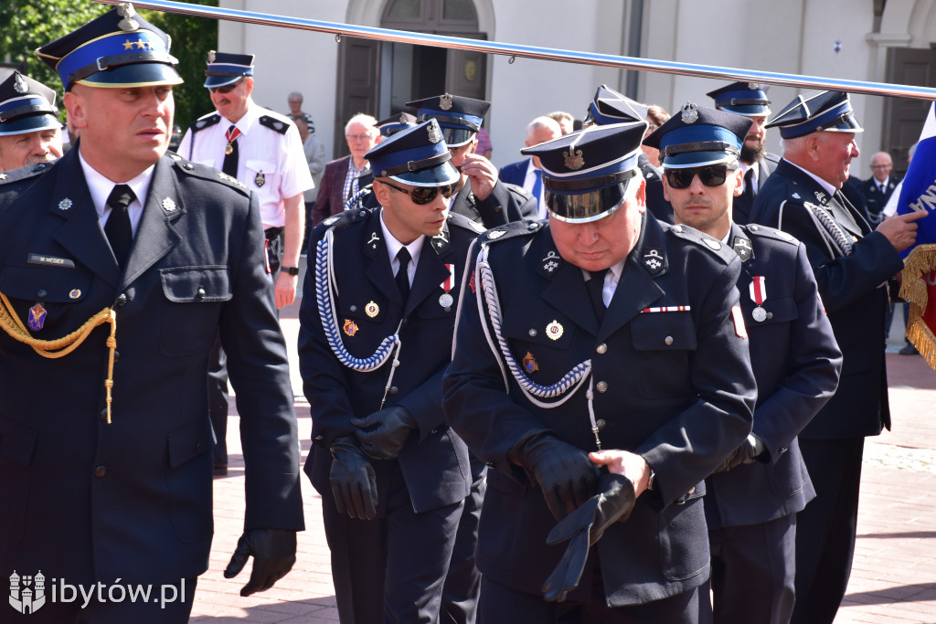 KONIEC służby Polsce Ludowej. Strażacy mają nowy sztandar